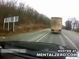 Ecco perché quando si ha un camion davanti non bisogna sorpassare…