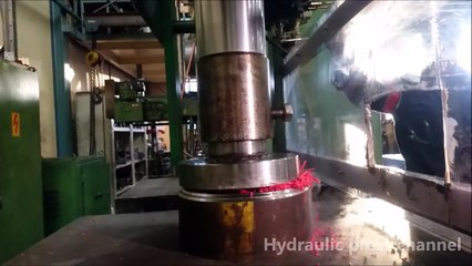 Crushing deep freezed stuff with hydraulic press