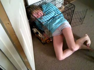 Girl stuck in dog cage - Funny