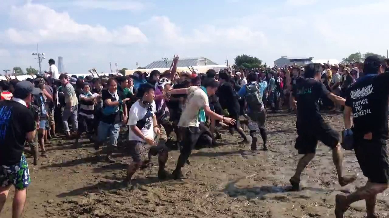 BABYMETAL Circle Pit at Osaka Summer Sonic 2014