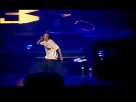 12.C'Est Arrive Pres D'Chez Toi LIVE