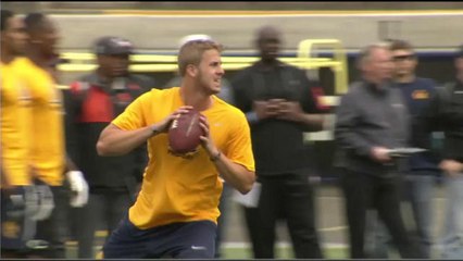 Carr, Dukes compare the skills of Wentz and Goff