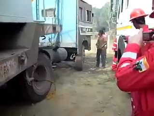 Vídeo Así se arranca un camión en la India - usuario Conde Olaf 2016-04-13 15_38_57 - relaxzone.us
