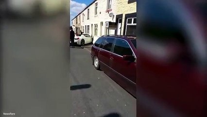 344 min dollarlıq maşını divara vurdu