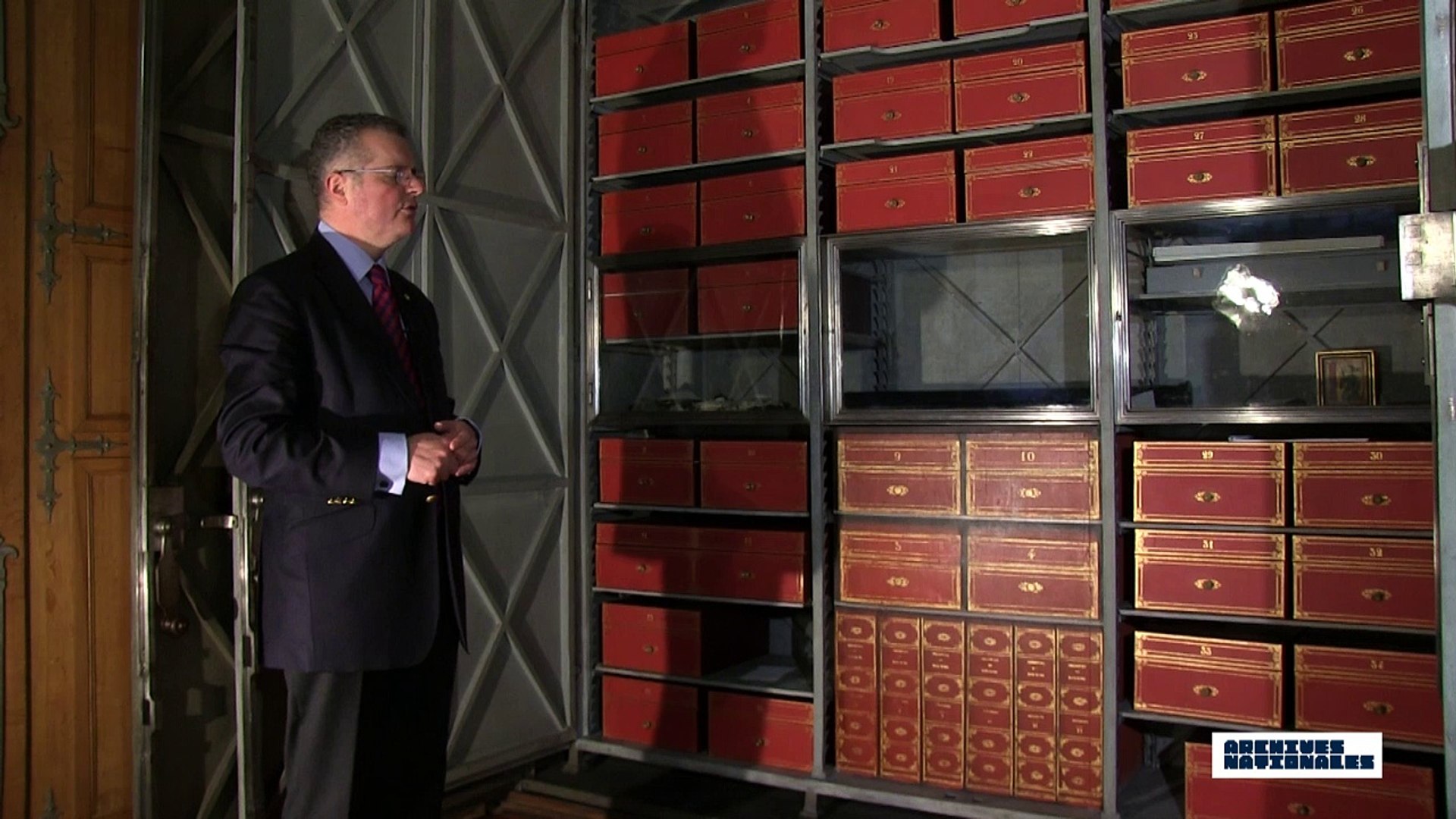 Présentation de l'armoire de fer dans les Grands dépôts - Vidéo Dailymotion