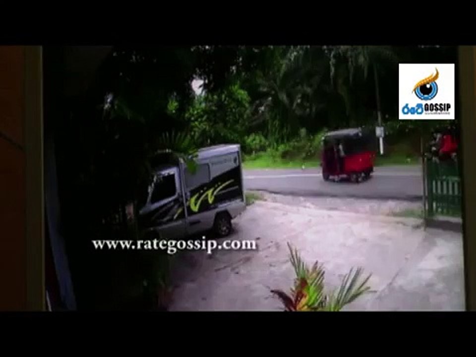 Women Kidnap In Galle CCTV Footage