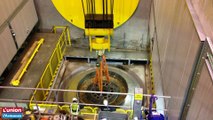 Un monstre d'inox extirpé de la centrale hydraulique de Revin