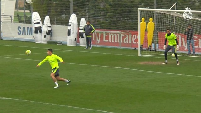 James Rodríguez é destaque em treino do Real repleto de golaços