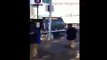 ¡One shot! Un solo puñetazo y se cae al suelo!! Vuelven las