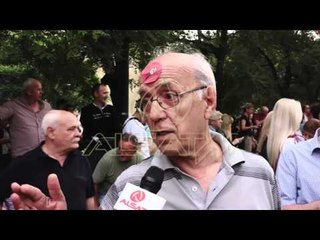 Qytetarët në protesta kundër pushtetit