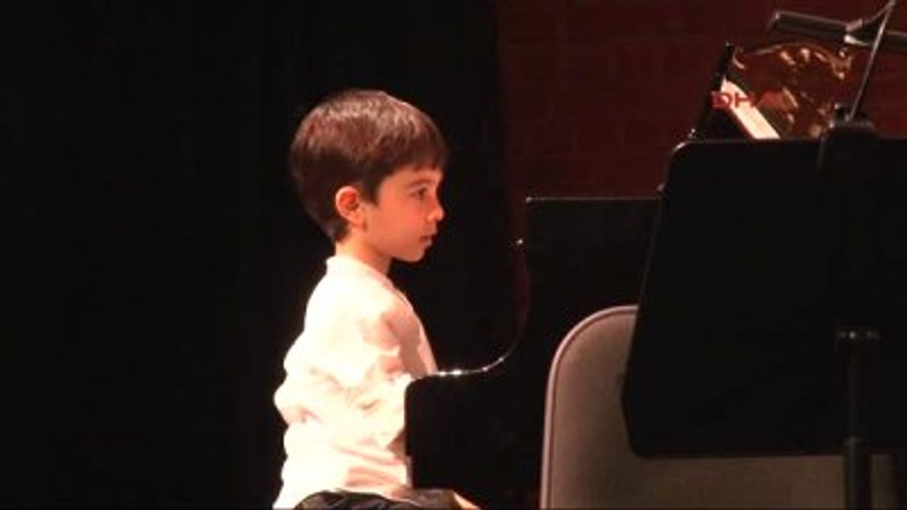 Onbirart Sanat Atölyesi Kursiyerleri Konser Verdi...