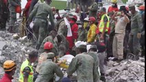 Búsqueda contrarreloj de sobrevivientes en Ecuador
