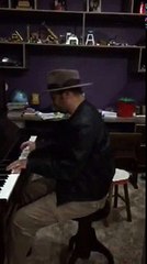 Tiago Kuk ao piano - Tema de Indiana Jones (Raiders Of the Lost Ark)