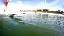 Bodypainting : 4 surfeuses nues affrontent les vagues