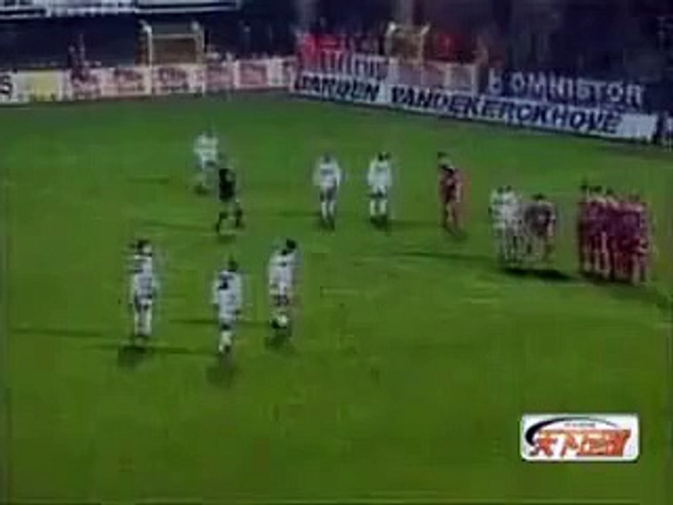 TOP 10 as melhores jogadas ensaiadas da história do futebol -5