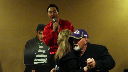 Ray Dees sings 'My Girl' Nov 2015