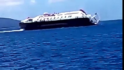 Video Detik-Detik Kapal Motor Penyeberangan (KMP) Tenggelam di Selat Bali - 4 Maret 2016