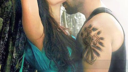 Sunny Leone Hot Intimate Scene