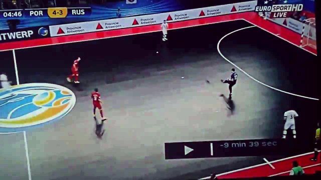 Мини футбол гол через себя