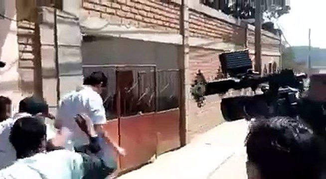 Con el grito de asesino, asesino sacan a alcalde de Intibucá de velatorio de Berta Cáceres