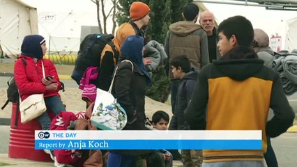 下载视频: Afghan refugees stranded at Greek border | DW News