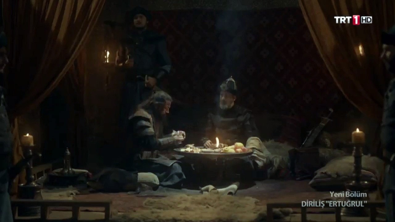 Diriliş Ertuğrul 48.Bölüm - Noyan, Sadettin Köpeğin Boğazına Hançer Dayıyor