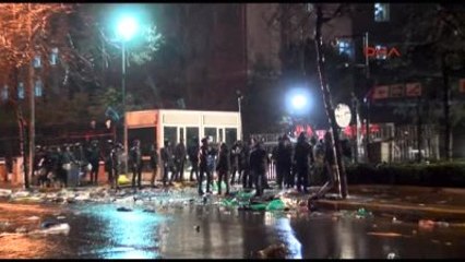 Polis Müdahalesi Sonrası Kayyum Heyeti Gazete Binasına Girdi