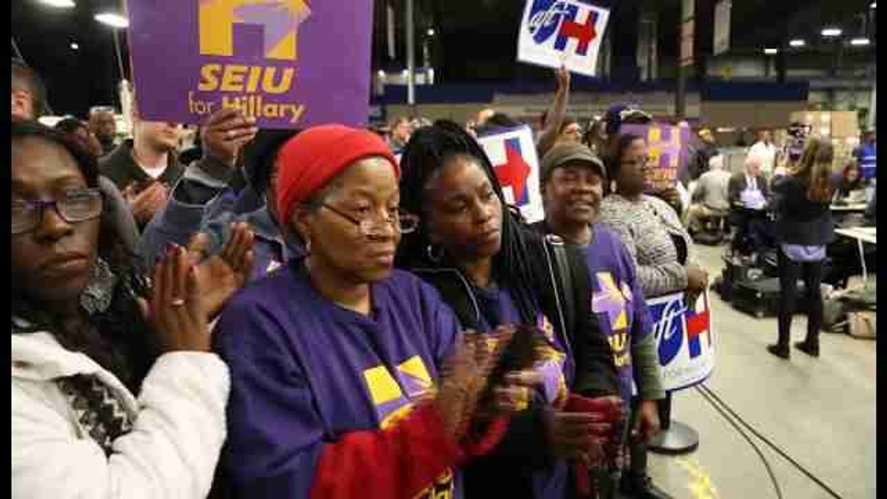 La precandidata demócrata Hillary Clinton inicia su campaña en Michigan