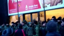 Киев. Майдан 2016. На Майдане произошла стычка между радикалами и полицией. Народное вече