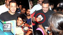 Salman Khan Gives MONEY To Poor Kids
