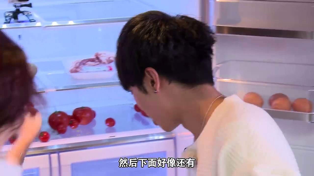 Chenyu Hua华晨宇160227《你看起来很好吃》华晨宇冰箱惨不忍睹 现场自制雪碧奶昔