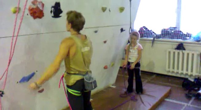 Леня убежал на потолок