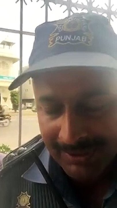 Saqlain Mustaq Selfie Video With His Cricketing Friend Who is Traffic Warden Now a Days