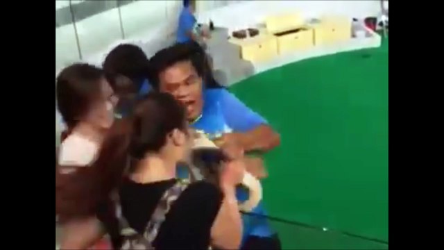 Une touriste se fait mordre au visage par un serpent