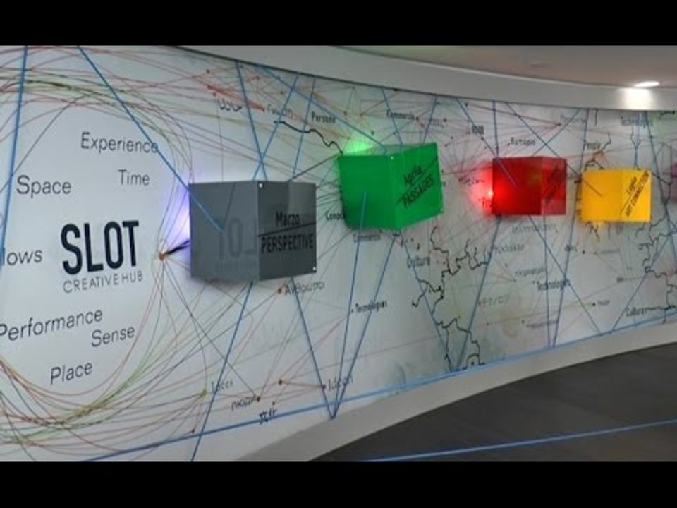 Napoli - "Voli d'artista" all'aeroporto di Capodichino (04.03.16)