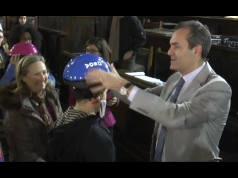 Napoli - Sicurezza sul lavoro, il sindaco incorona gli alunni (03.03.16)