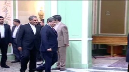 Davutoğlu: "(İran'la İlişkiler) Farklı Görüşlere Sahip Olabiliriz Ama Coğrafyamızı Değiştiremeyiz"