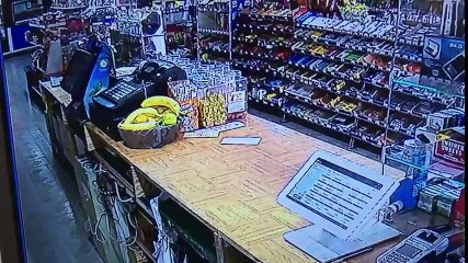 Georgia cashier thwarts armed robbery attempt