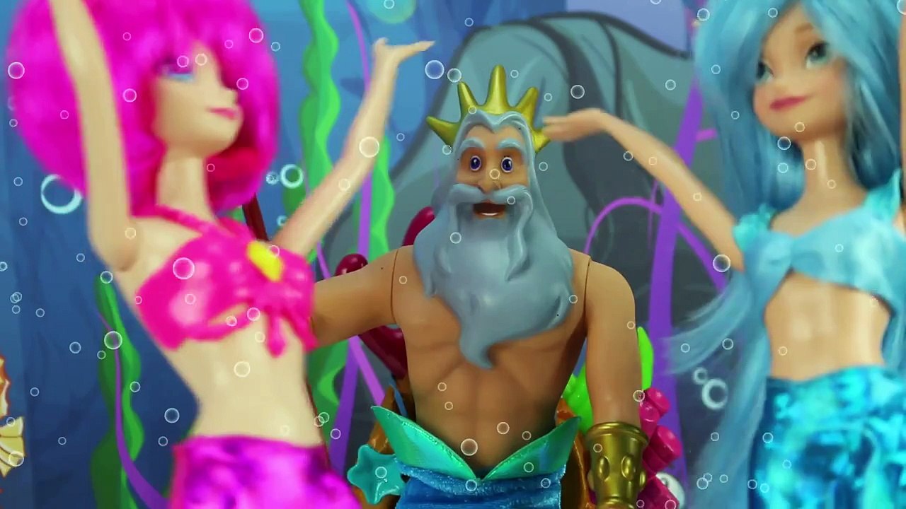Anna & Elsa Mermaids Save Belle after Being Kidnapped by Gaston. DisneyToysFan