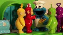 Play Doh Teletubbies eat Cookies made by The Cookie Monster, me want cookie, num num num