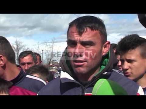 Report TV - Lushnje, banorët në protestë për mungesën e investimeve në rrugë