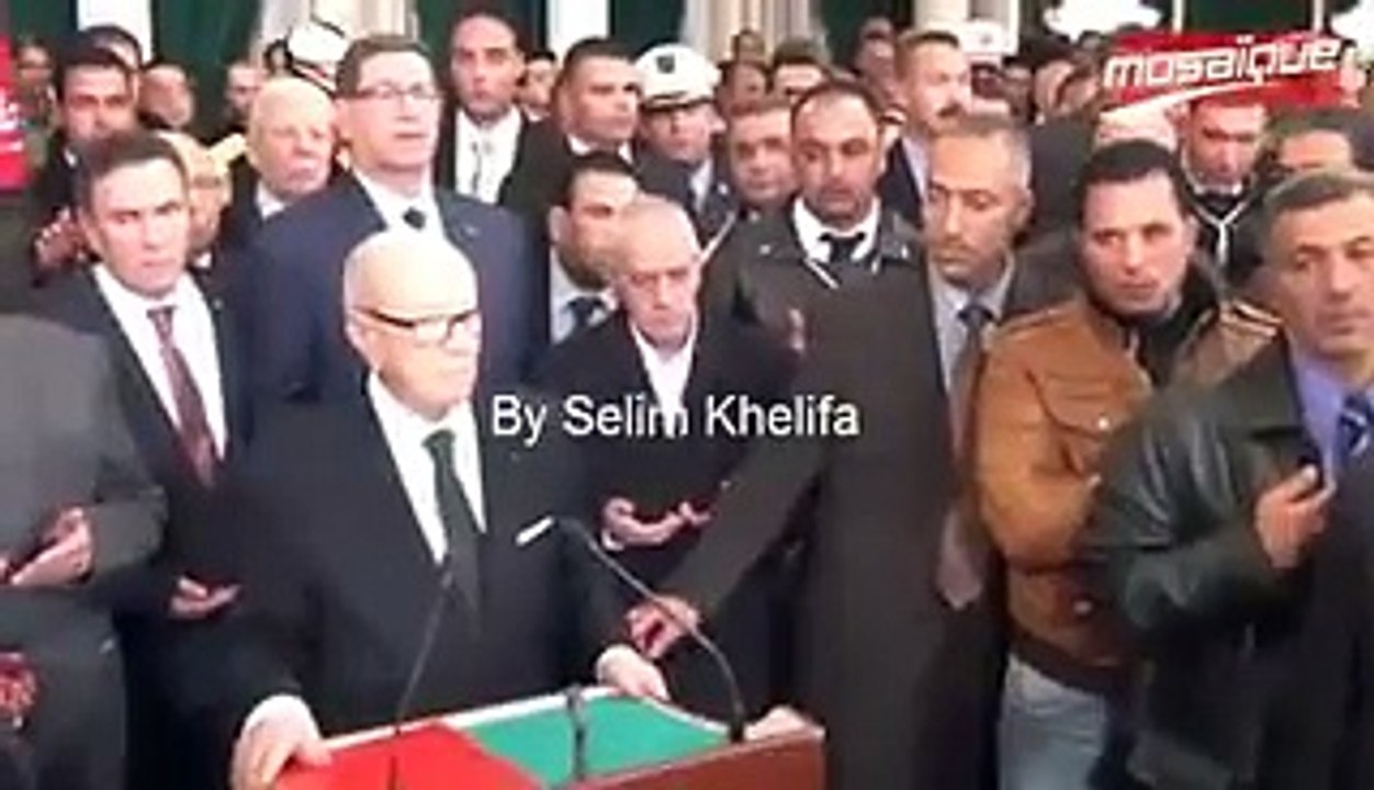 شاهد ماذا فعل الحارس الشخصي للباجي قائد السبسي