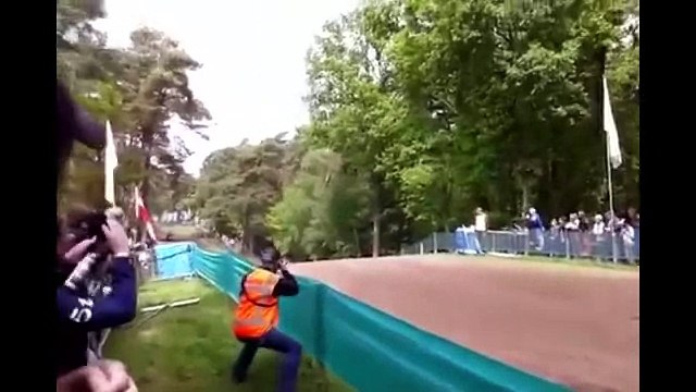 Летающие мотоциклы с коляской, крутые гонки