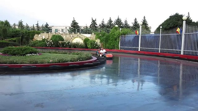 Маленькие машинки на треке - гонки формула-1 - (Илья ТВ для детей 3+)