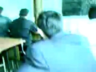 Зря он пошутил над учителем. пролетел пару парт - 1457188907178