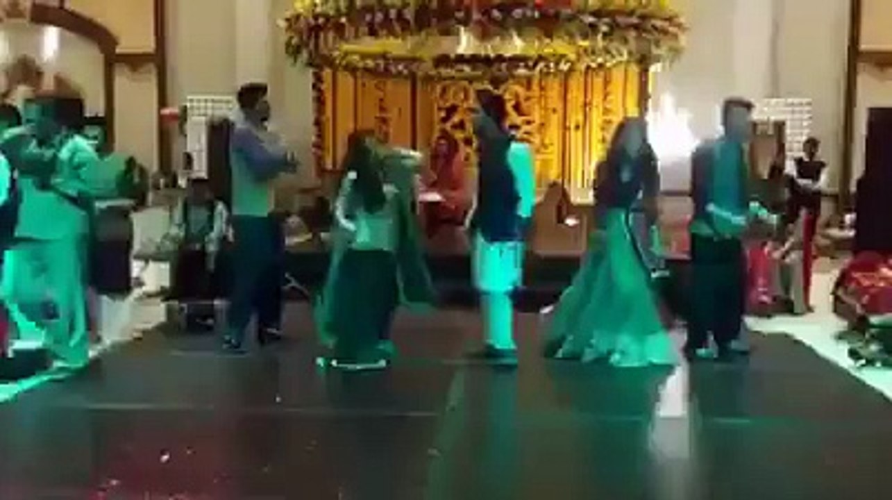 Sanam Chaudhry Dance Video At Wahaj Ali Mehndi (Part 2)