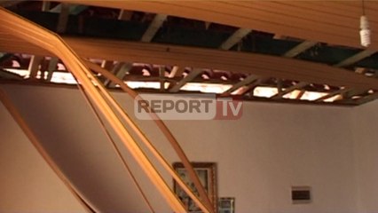 Report TV - Shembja e godinës në Sarandë dëmtohen disa nga banesat përreth