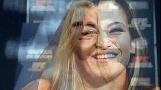 UFC 196_ Miesha Tate submits Holly Holm to win women's bantamweight title3333333333333333333333333333