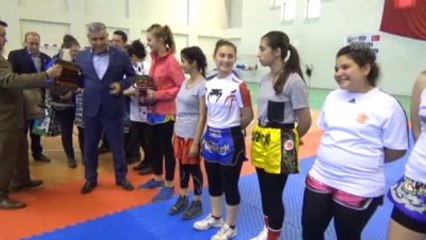 Kadınlar Günü'ne Özel Kick Boks Turnuvası