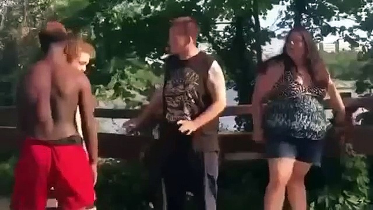 Уличная драка с чернокожими парнями